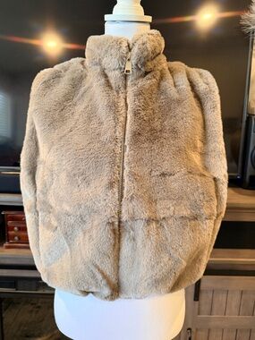 Love Poem Faux Fur Jacket Beige Soft Cozy Zip Up